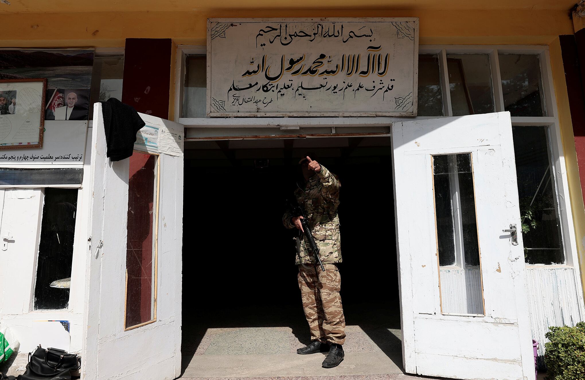 Niñas y mujeres afganas están desesperadas por volver a clase