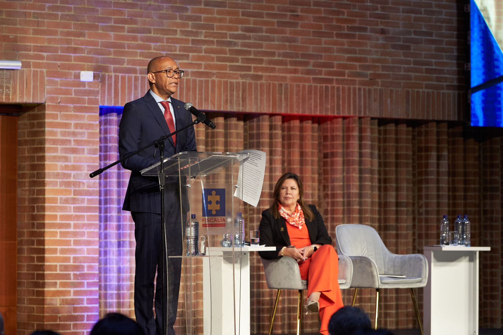Presidente de la Corte Suprema, Gerson Chaverra y la fiscal General, Luz Adriana Camargo.