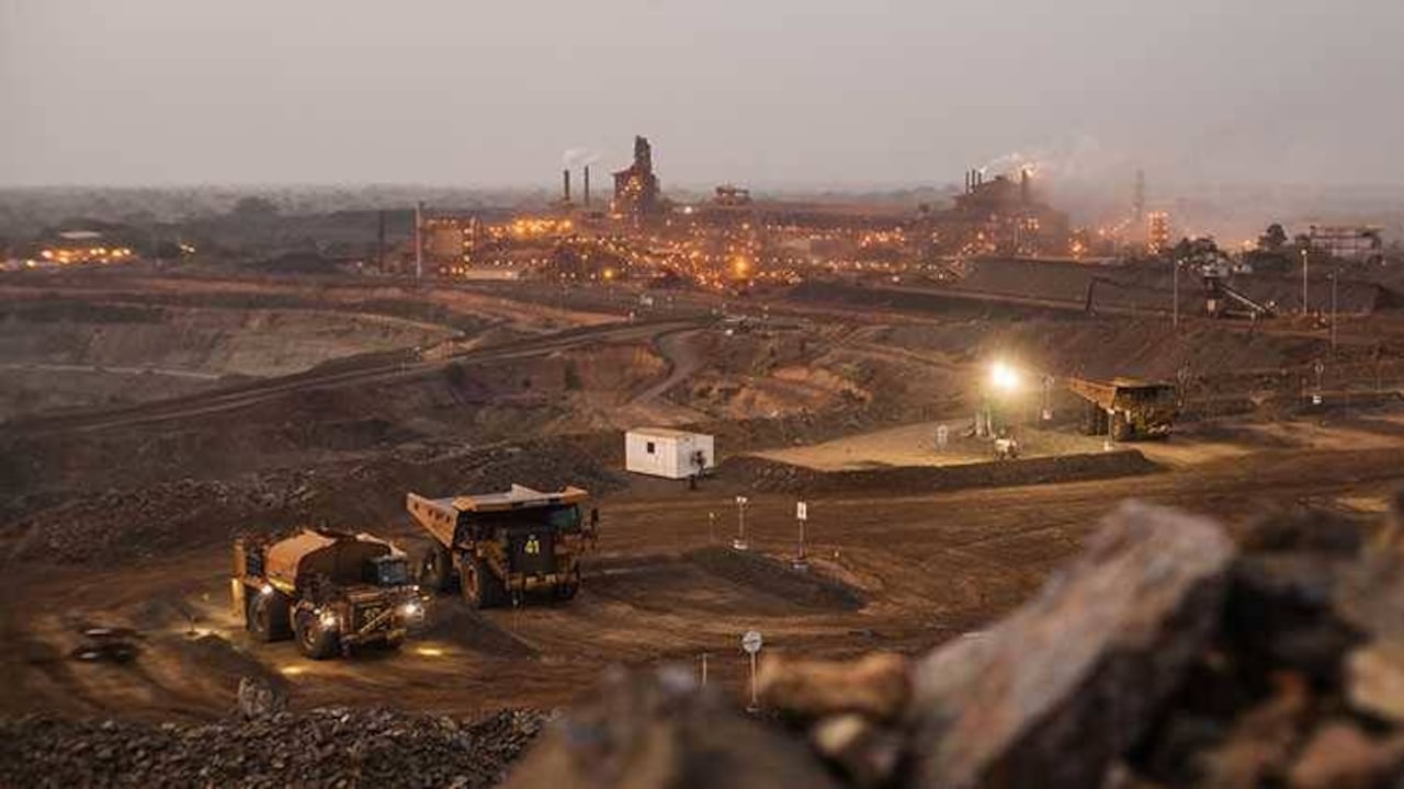 Cerro Matoso es una operación minero-industrial continua que funciona las 24 horas del día.