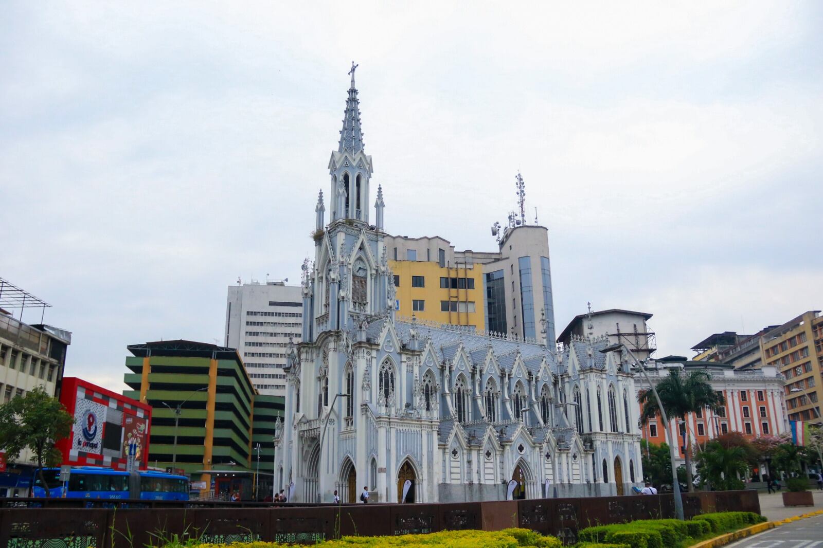 Alcaldía de Cali firma restauración de la iglesia La Ermita
