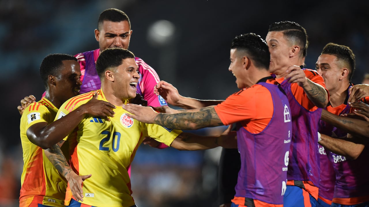 Juan Fernando Quintero celebrando su gol contra Uruguay.