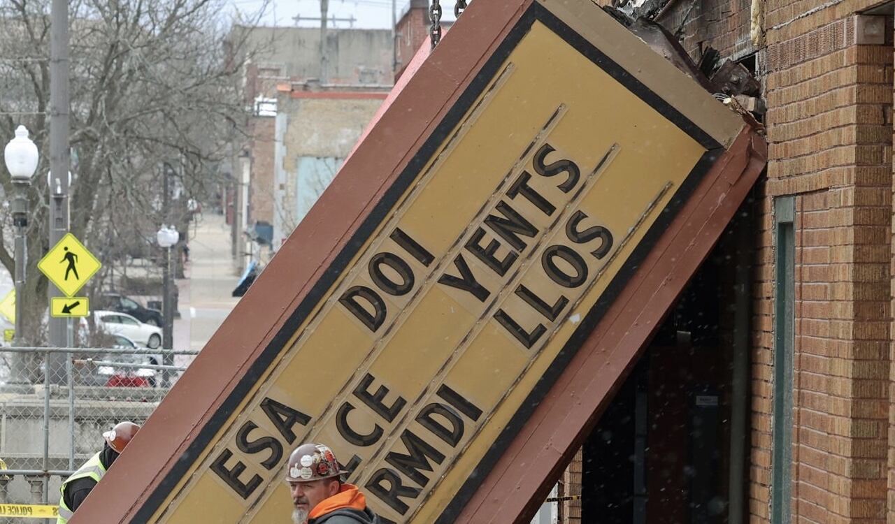Así luce la fachada del teatro Apolo en la ciudad de Belvidere