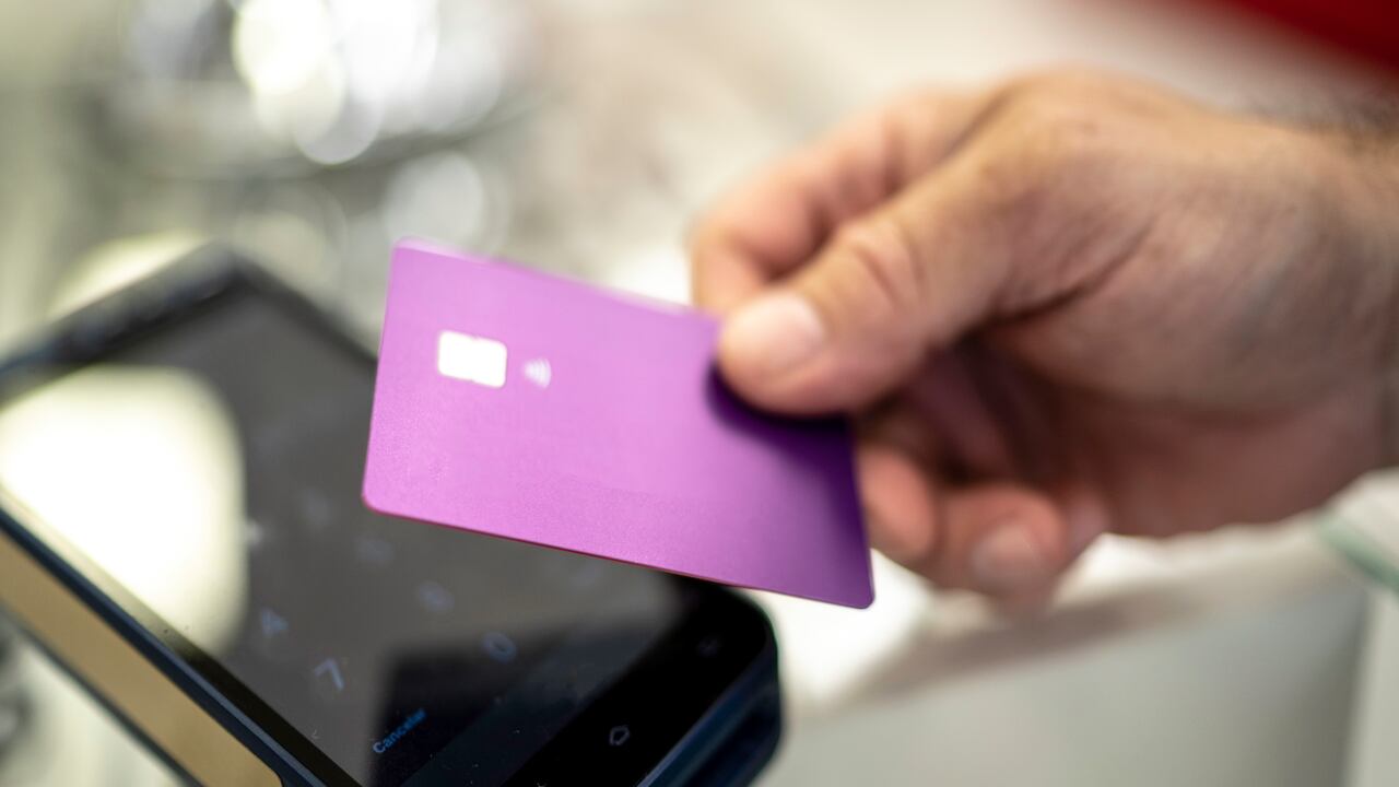 Los pagos electrónicos suponen una mayor eficiencia en el procesamiento de transacciones y una disminución de riesgos de seguridad.