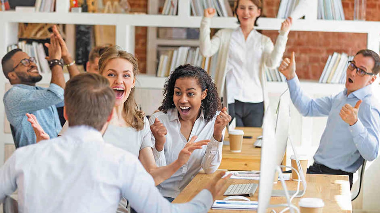 "Trabajar en equipo, con armonía y contacto permanente es mucho más divertido y productivo": Alex Liu.