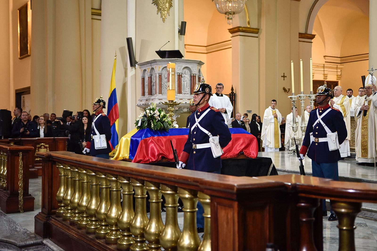 Funeral de Miguel Uribe Turbay: Catedral Primada
