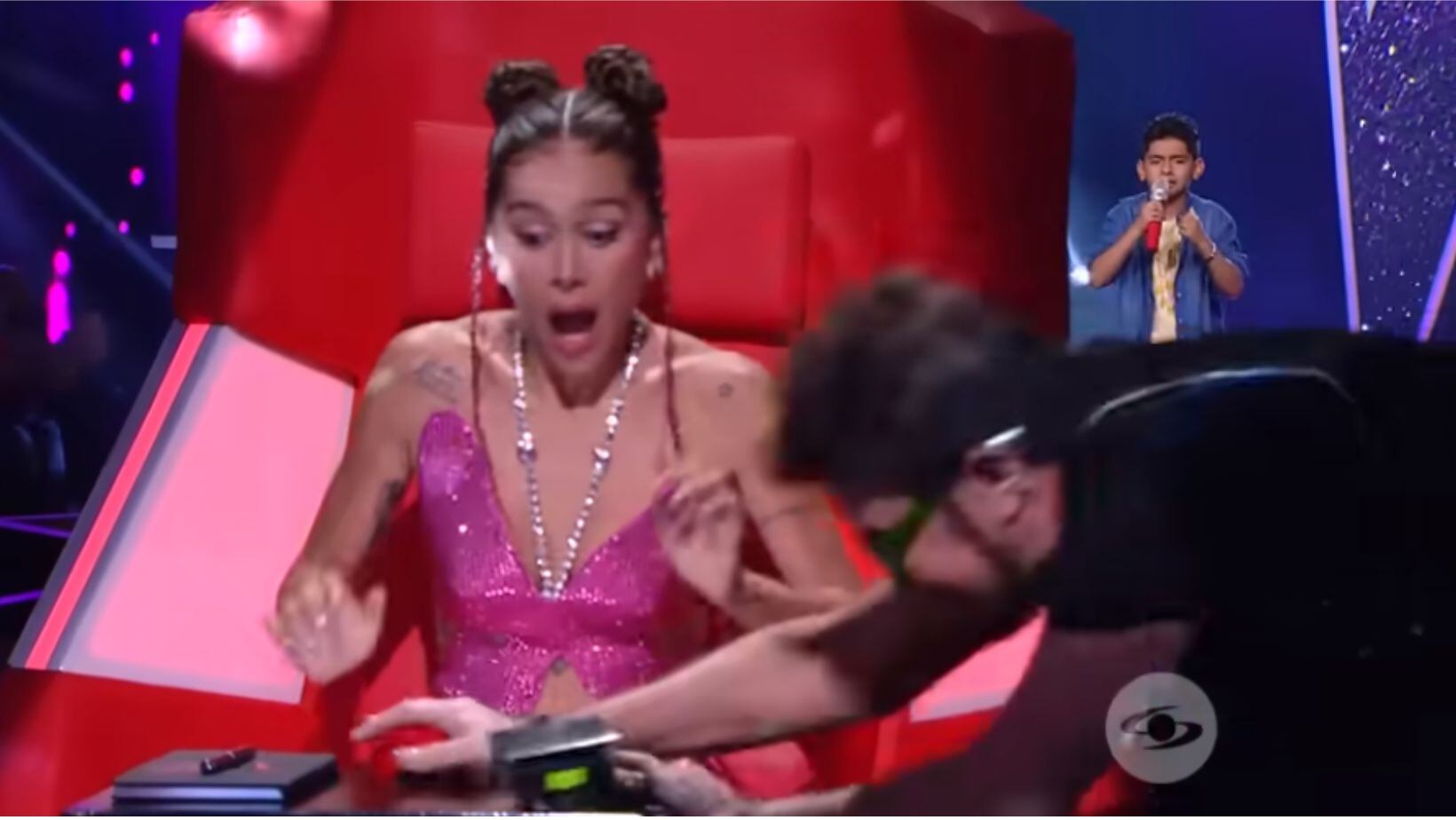 Participante de 'La Voz Kids' le enseñó a Aleks Syntek qué es un paseo de olla y lo invitó a Valledupar