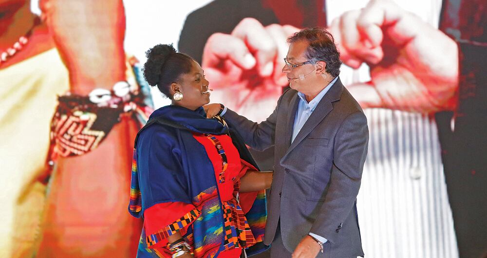 A pesar de que inicialmente Petro no confirmó que Francia Márquez fuera su fórmula vicepresidencial, posteriormente decidieron que ella lo acompañaría.