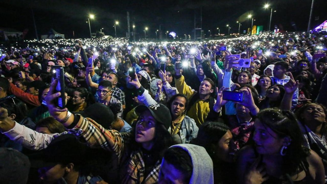 Cerca de 50 mil personas disfrutaron del concierto en el parque Simón Bolívar que contó con la participación de artistas de diversos géneros musicales.