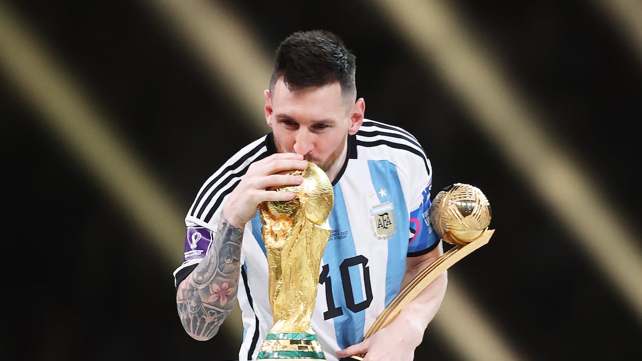 Lionel Messi se retira de Argentina