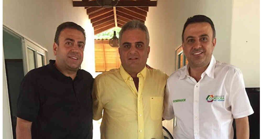 Edwin Besaile (derecha), junto a sus hermanos Johnny y Musa Besaile. 