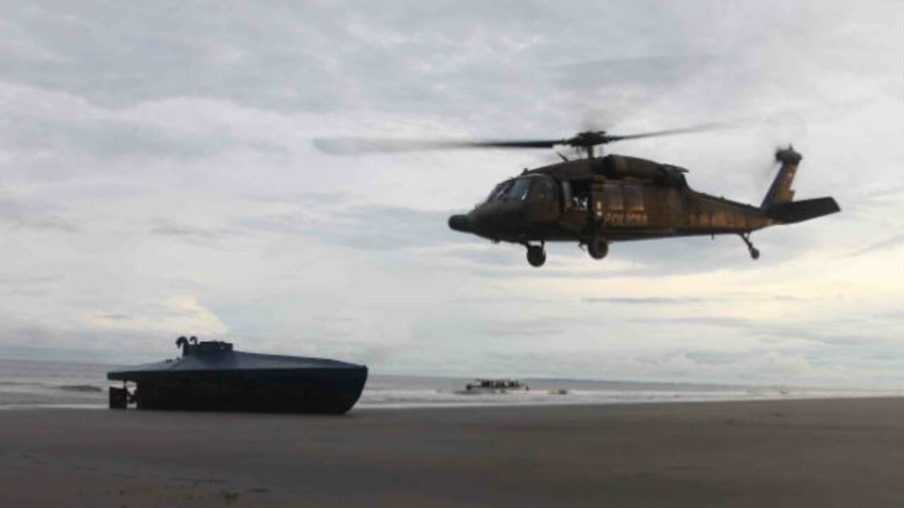 Narcosumergible hallado por las autoridades en la Costa Pacífica.
