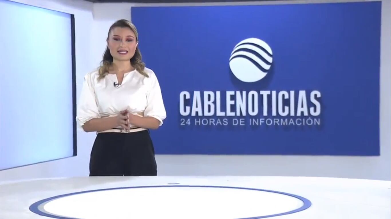 Ana maría Vélez periodista instagram @laotracaracn