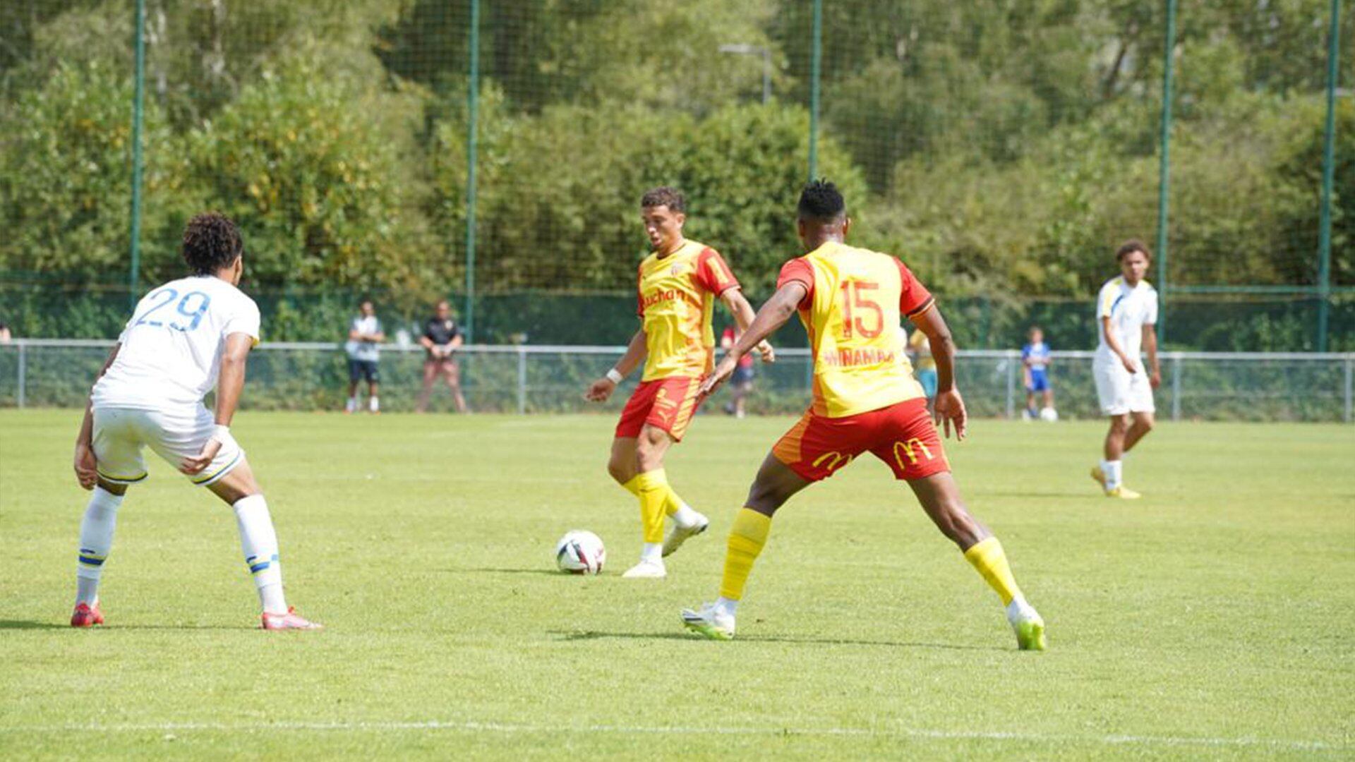 Debut Óscar Cortés en duelo con el Lens.