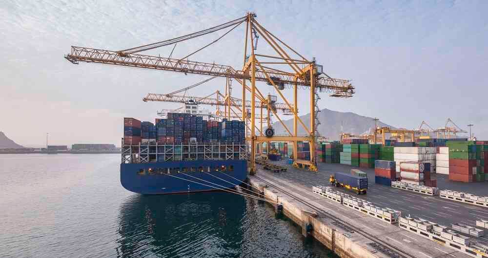 Puertos, importaciones, exportaciones, comercio exterior/Getty