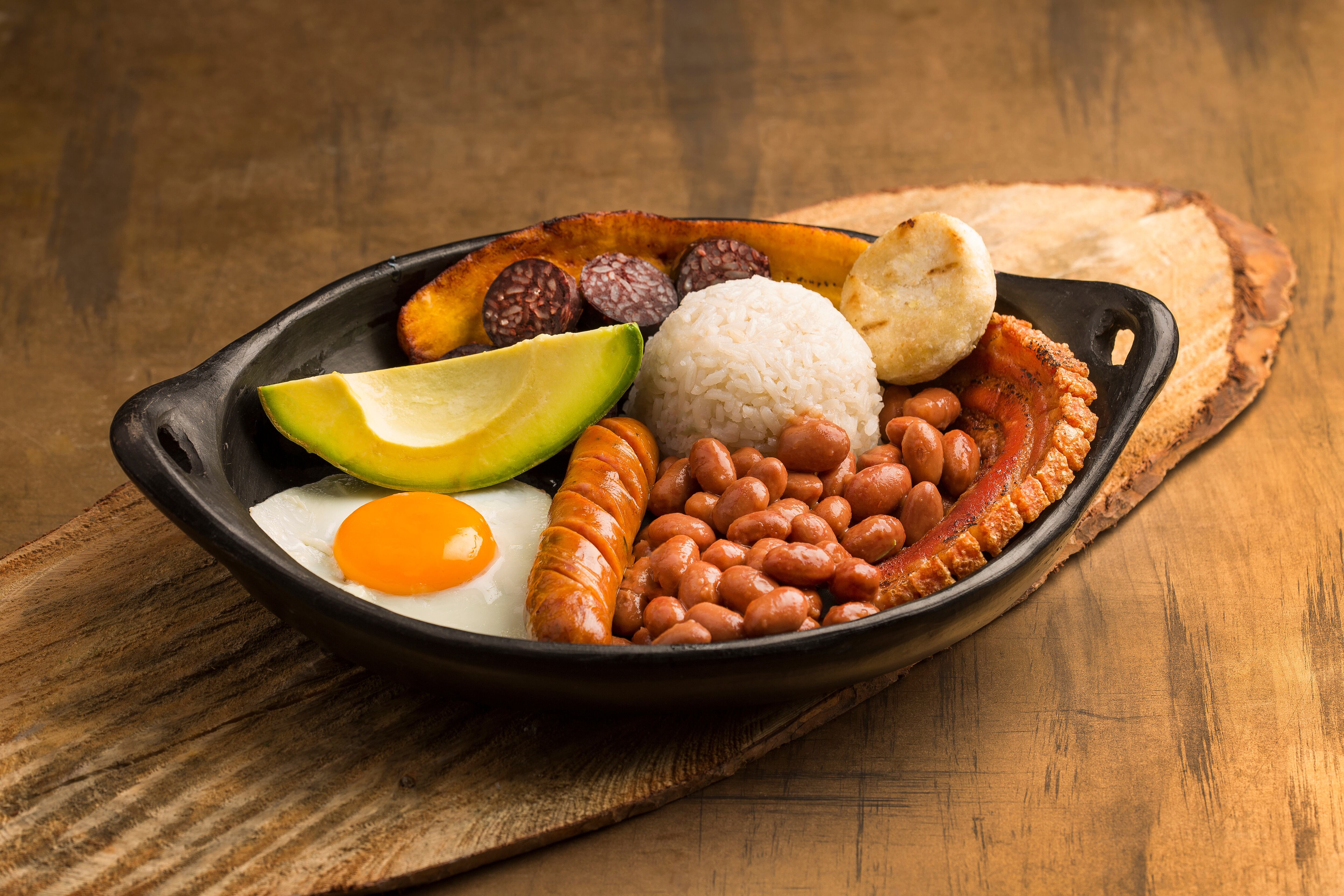 La bandeja paisa es un referente de la comida tradicional caldense.