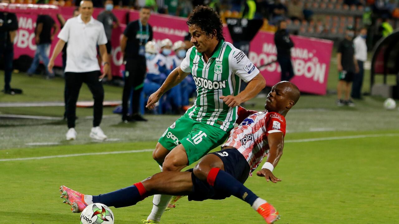 Daniel Mantilla, disputando la Liga BetPlay con Atlético Nacional.