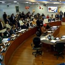 El proyecto recibió el apoyo de la oposición y seguirá su trámite en el Congreso.