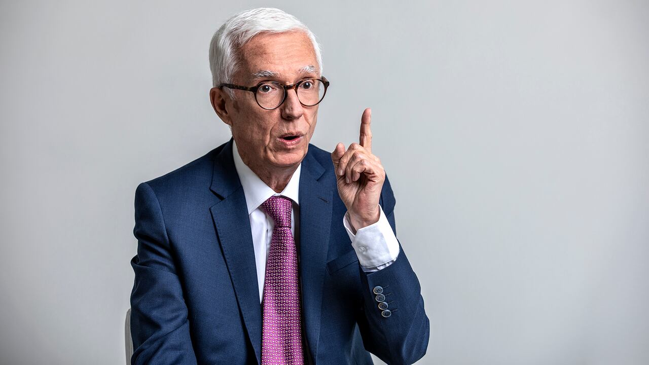 Jorge Enrique Robledo, pide ahora apoyo económico de sus simpatizantes de cara a las elecciones del 29 de octubre.
Foto: Juan Carlos Sierra-Revista Semana.