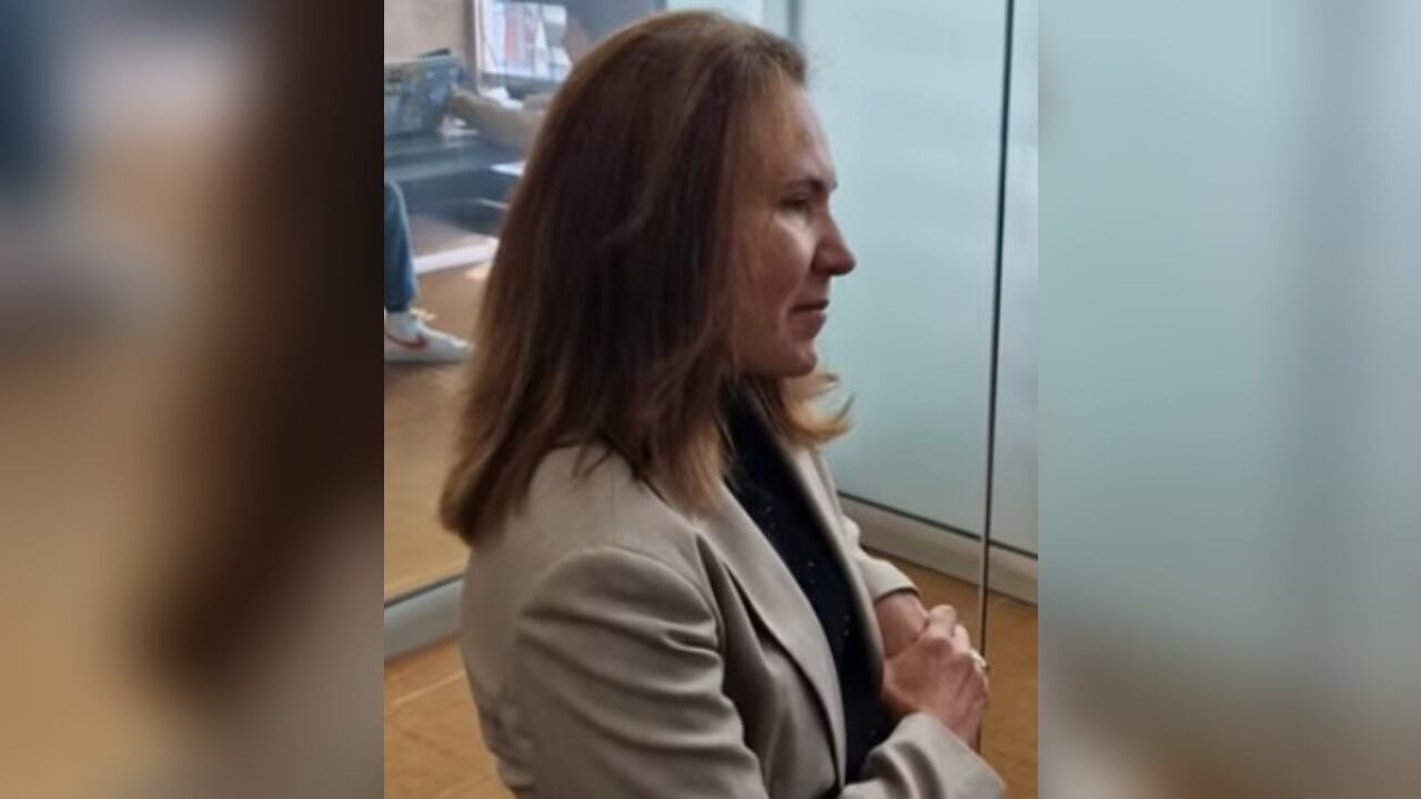 Zulma Guzmán en medio de la entrevista.