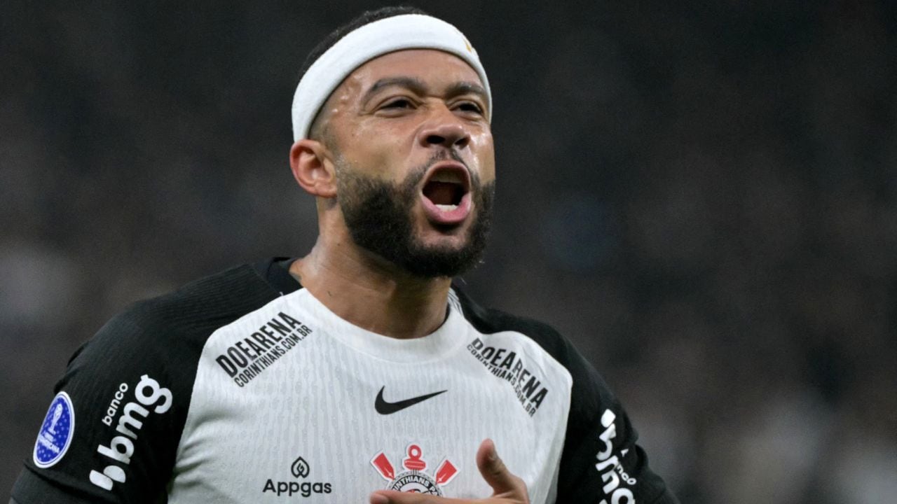 Depay le marca al América.