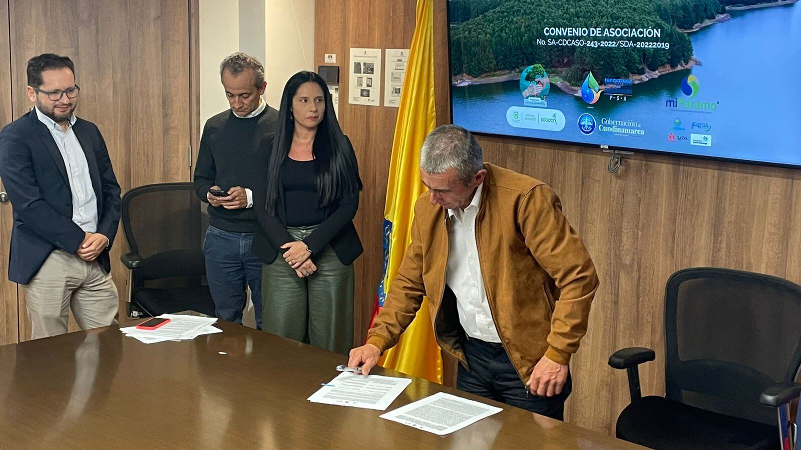 Firma pagos acuerdos ambientales entre Bogotá y Cundinamarca
