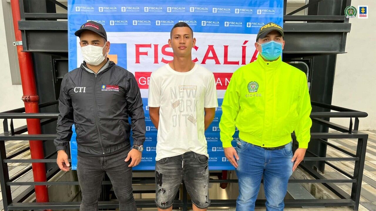 Al capturado se le imputó los delitos de homicidio agravado, tentativa de homicidio y porte de armas de fuego.