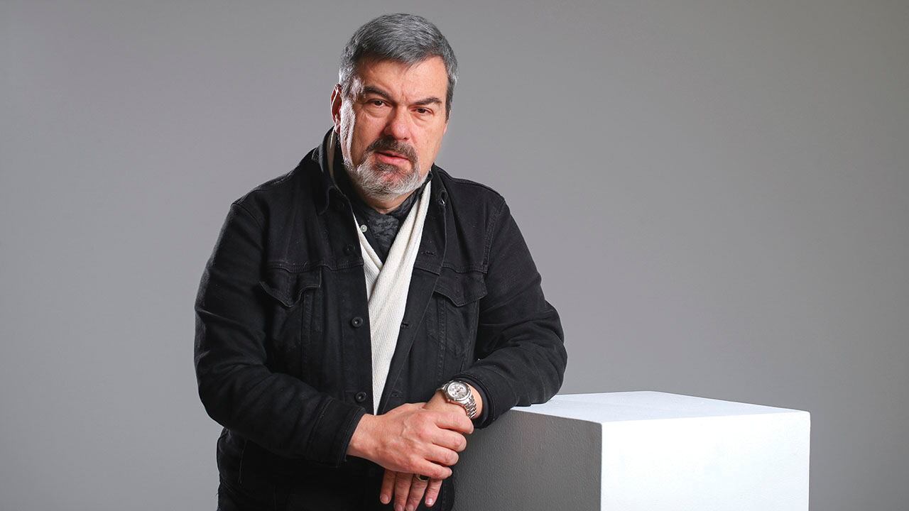 Durante más de dos décadas, Roberto Palacio se dedicó a la filosofía académica en los campos de la etología humana y la filosofía del lenguaje. 