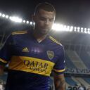 Edwin Cardona, con la camiseta de Boca, jugando en el Cilindro de Avellaneda
