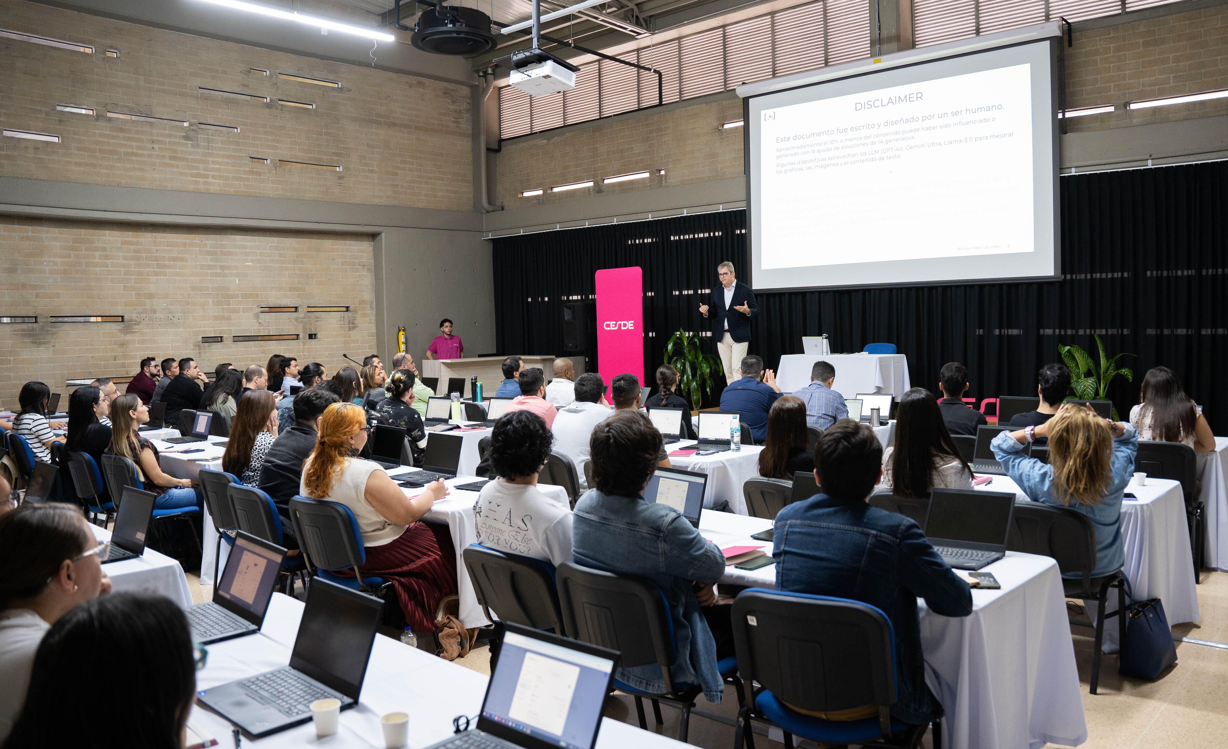 La gran apuesta y lo que hace la diferencia en Cesde es la pertinencia de su educación, pues piensa en el mundo real y no en la teoría.