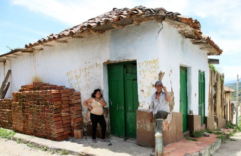 La venta de bloques a pobladores de municipios vecinos se convertido en una forma de rebusque