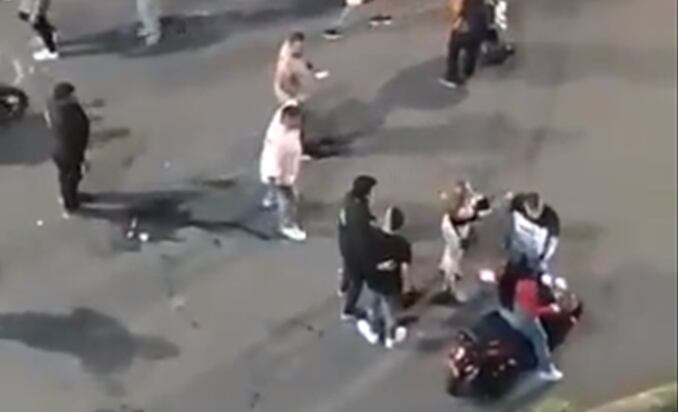 Amigos de los jóvenes lograron disolver la riña