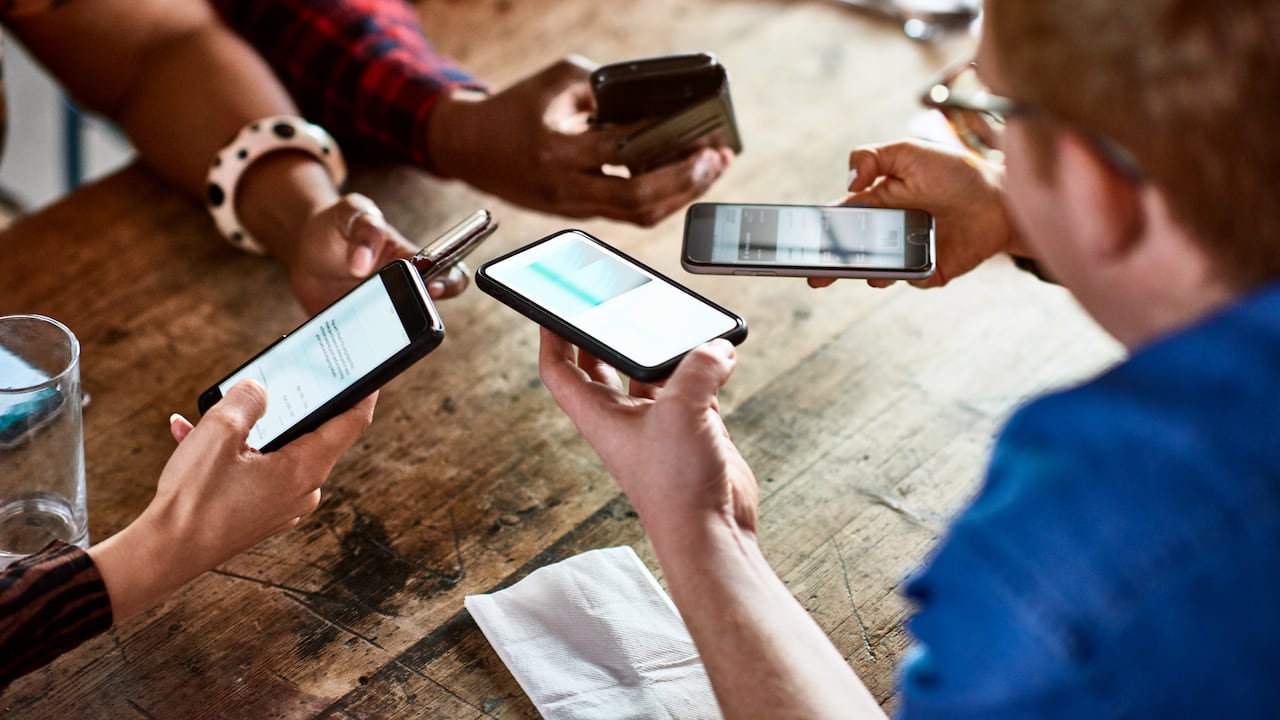 Varios teléfonos disponibles en Colombia son compatibles con el 5G.