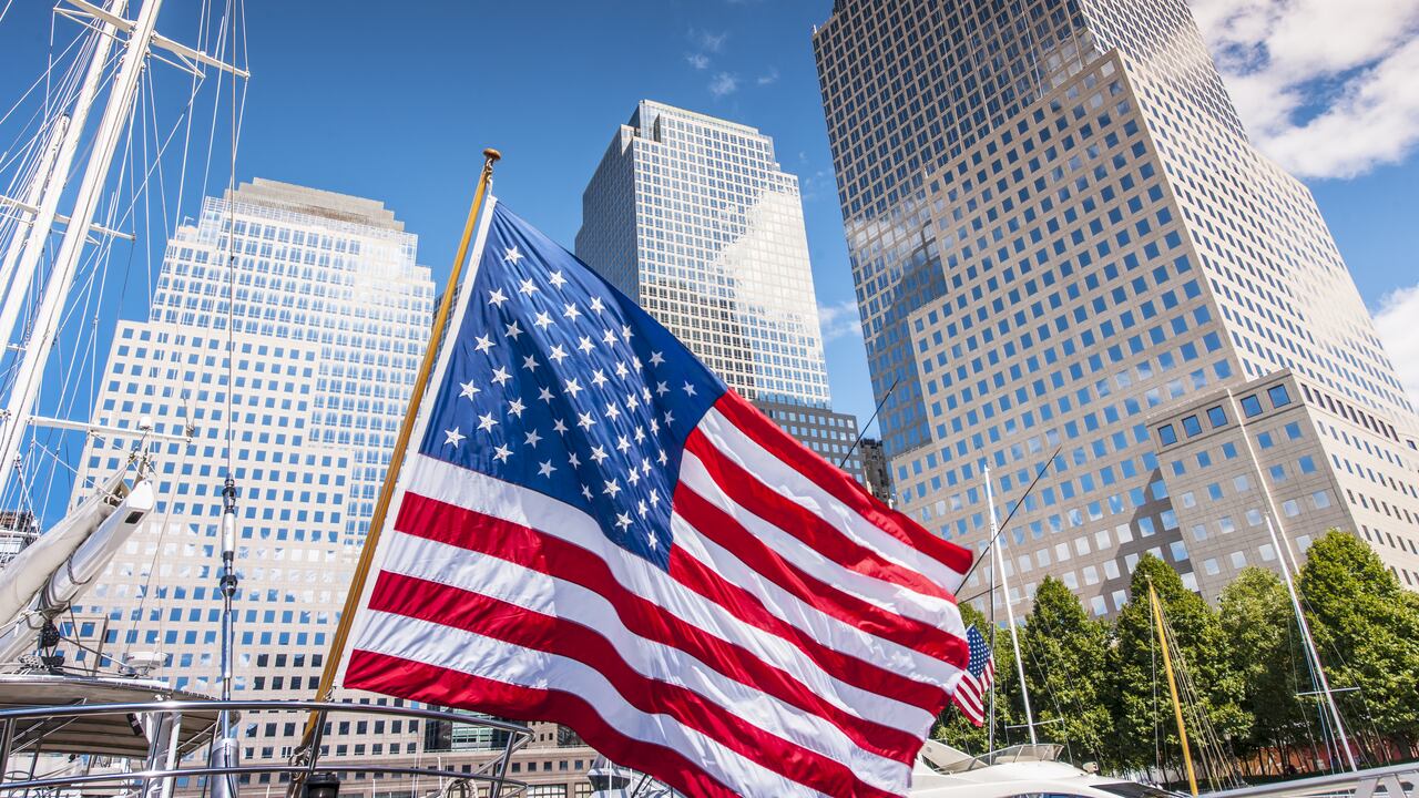 Las autoridades migratorias estadounidenses hicieron un llamado desde el país colombiano para que migrantes latinos apliquen.