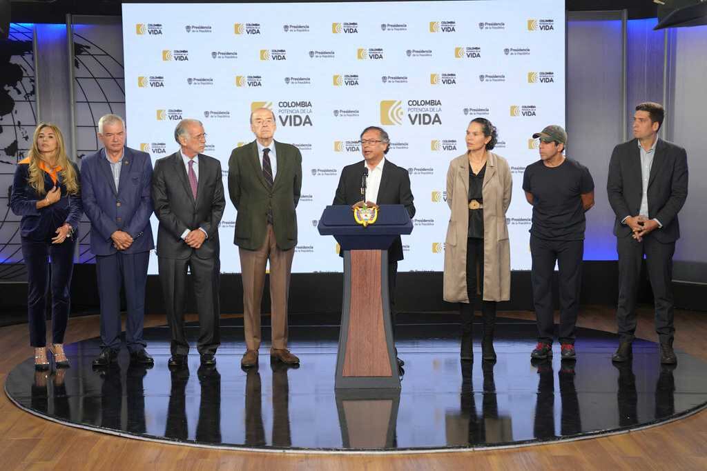 Presidente Petro. cumbre para salvar los Juegos Panamericanos