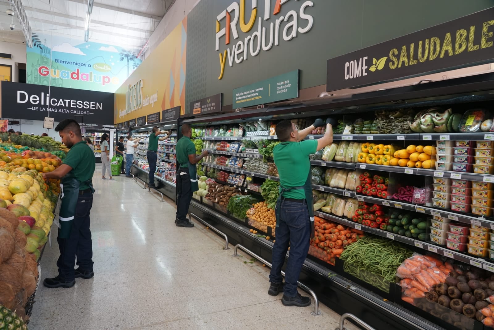 En el Valle del Cauca, el Grupo Éxito trabaja con alrededor de 290 proveedores para desarrollar cadenas de abastecimiento sostenibles.