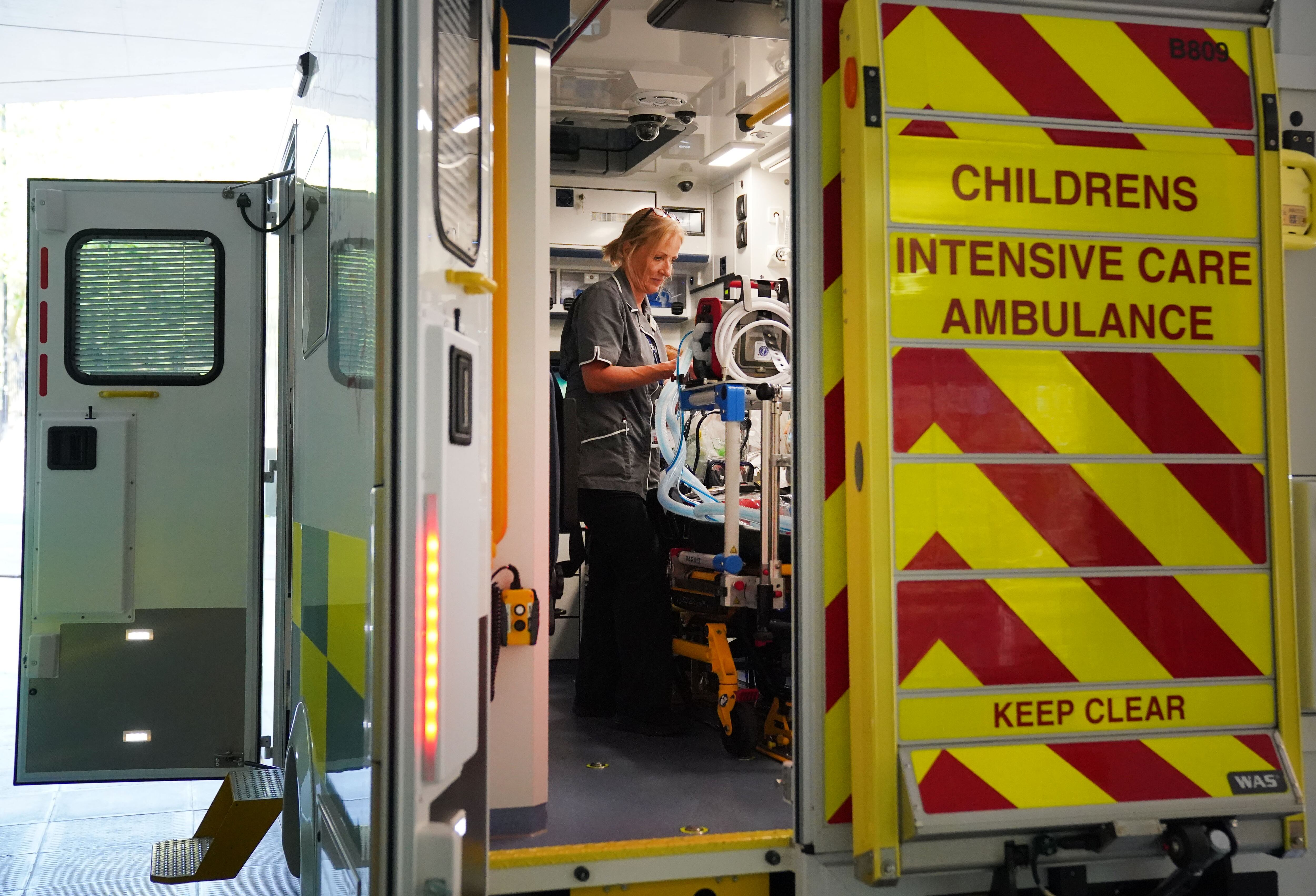 La mujer iba a ser trasladada en helicóptero pero dio luz antes de llegar al lugar