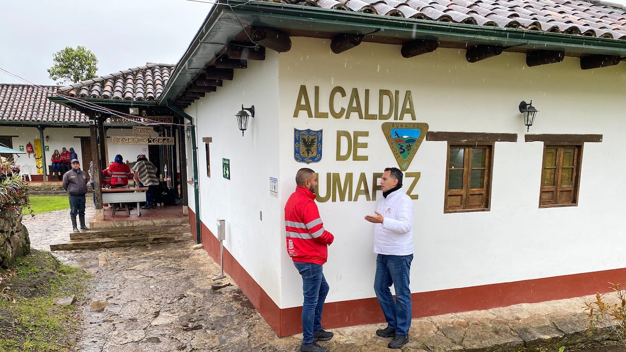 La Procuraduría General de la Nación indaga a funcionarios por establecer de la alcaldía de Sumapaz, por presuntas irregularidades en la celebración de cuatro contratos para suministros de ferretería por aproximadamente $ 5.000 mil millones.