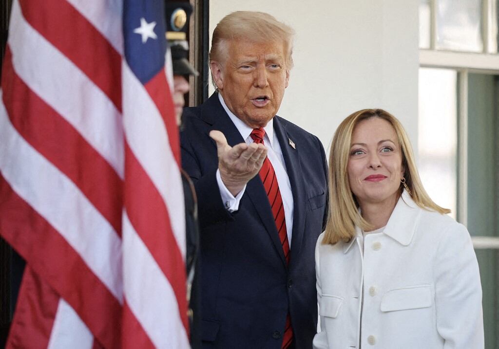 El presidente Donald Trump se reúne con la primera ministra italiana, Giorgia Meloni, en la Casa Blanca.