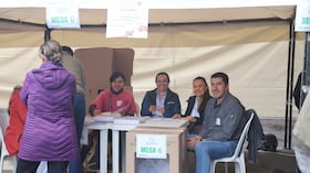 Votaciones al norte de Bogotá en cedritos
Votos, mesas de Votación, escrutinios