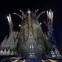 El papa León XIV bendijo la noche del miércoles por la noche la torre más alta de famosa basílica de la Sagrada Familia de Barcelona.