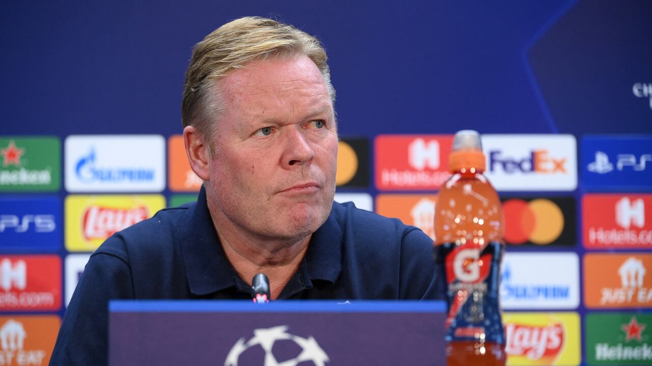 Barcelona's Dutch coach Ronald Koeman addresses a press conference in Barcelona on October 19, 2021, on the eve of their UEFA Champions League first round Group E football match against Dynamo Kiev. (Photo by LLUIS GENE / AFP)