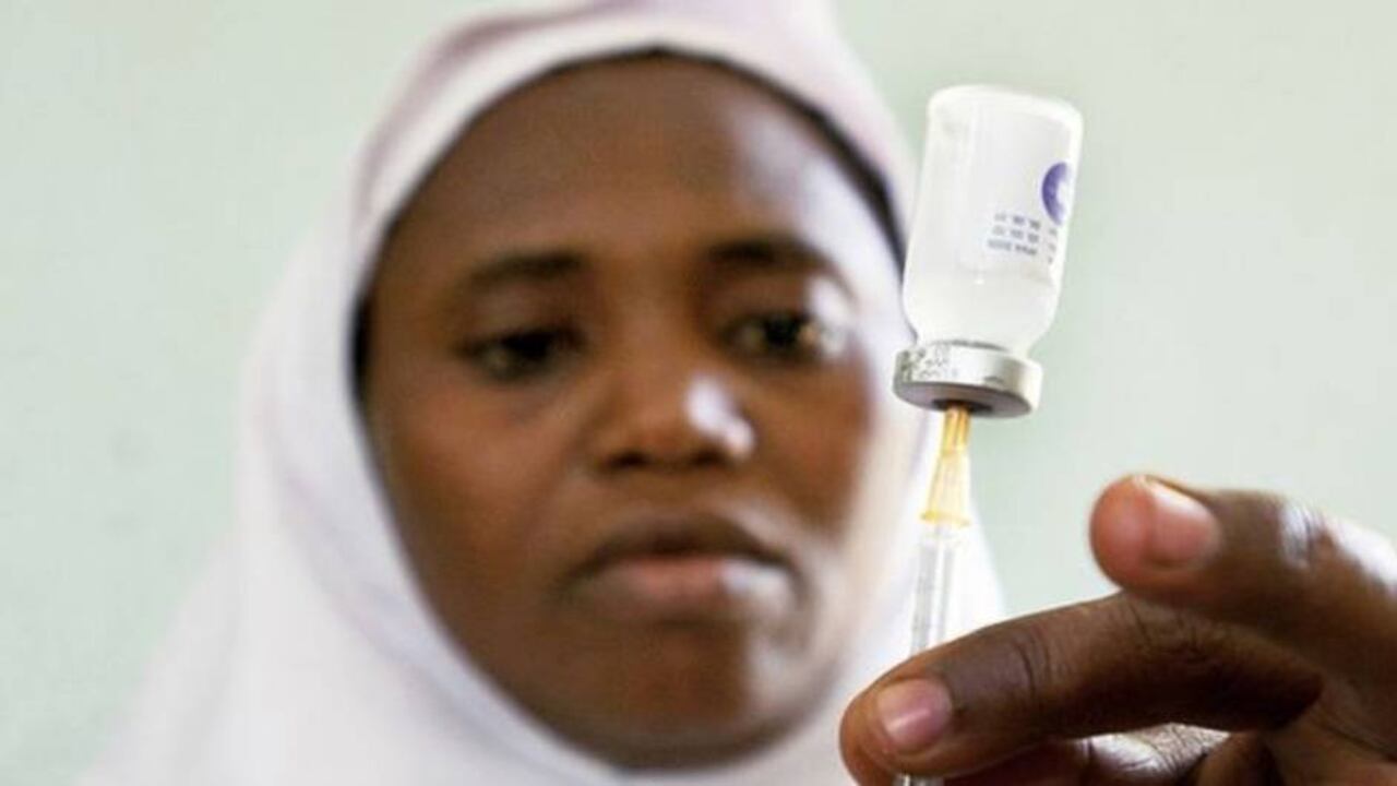 Existe la preocupación de que la vacuna contra el covid-19 tarde mucho en llegar a los países más pobres. Foto: Getty.