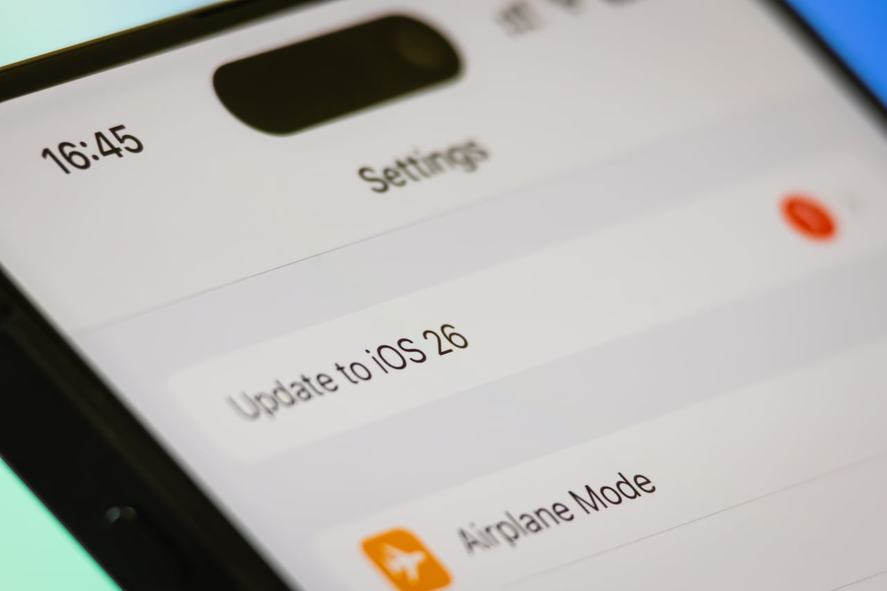 iOS 26 ya está disponible para su descarga.
