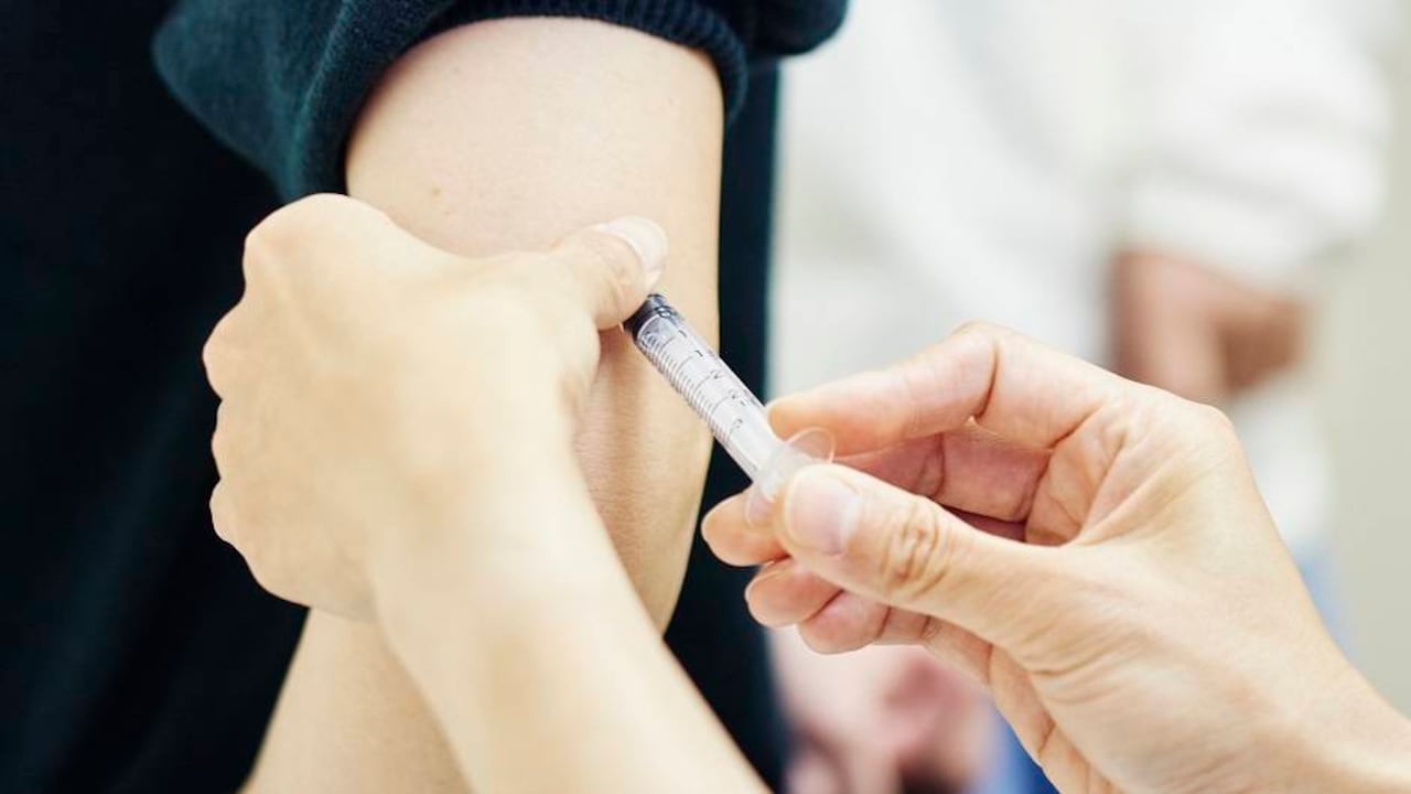 Unión Europea pide a AstraZeneca explicacion sobre el retraso en la entrega de vacunas