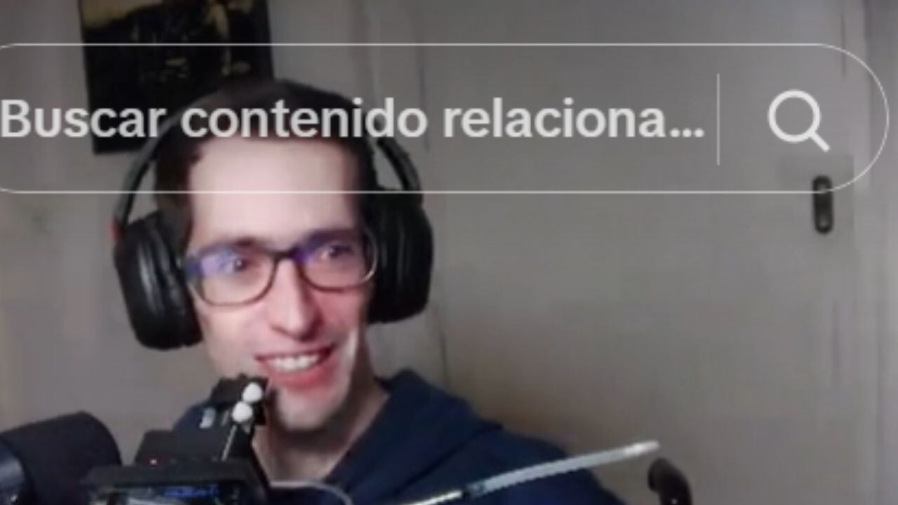 Un hombre tetrapléjico en el que muestra como juega videojuegos