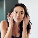 El ajo tiene una acción antimicrobiana sobre la piel.