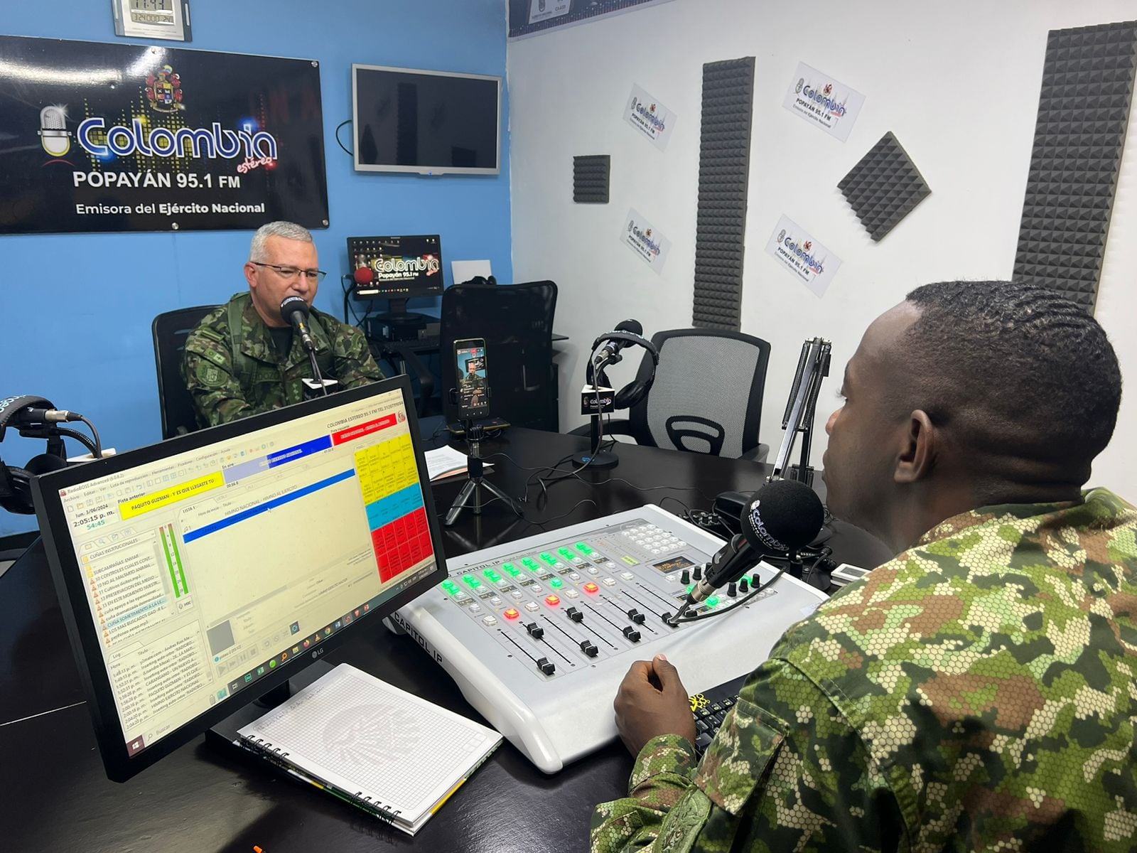 El comandante del Ejército, mayor general Luis Emilio Cardozo Santamaría, envió un mensaje a los grupos armados.