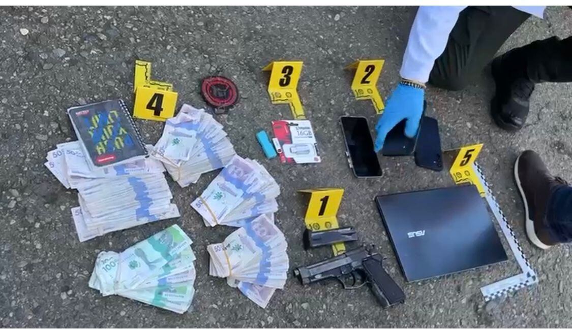 Esto tenía en su poder alias Ramiro al momento de la inspección de los vehículos de la UNP.