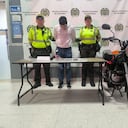 Al hombre le fue encontrado un arma y se fue incautada junto con la motocicleta en la que se movilizaba