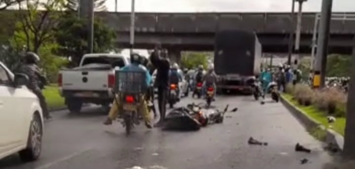 Los hechos paralizaron la movilidad sobre la avenida Regional.